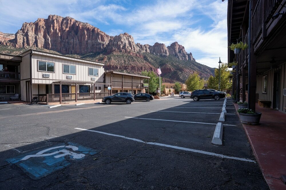 Фото Pioneer Lodge