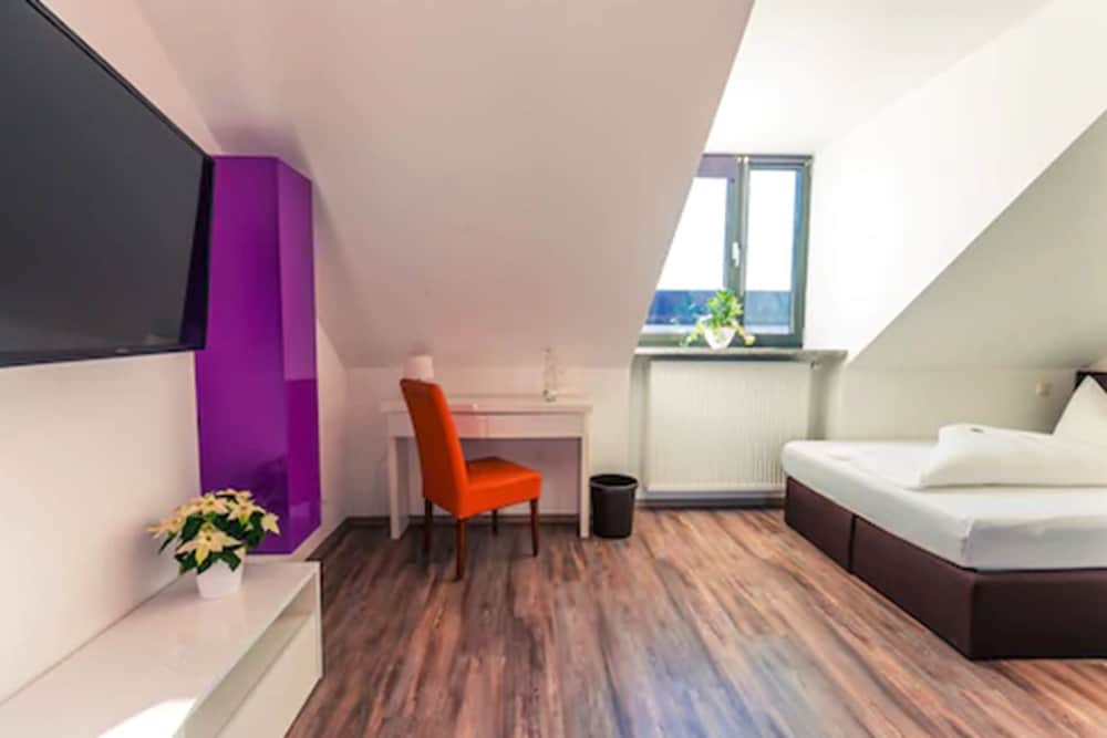 Фото Hotel Arooma