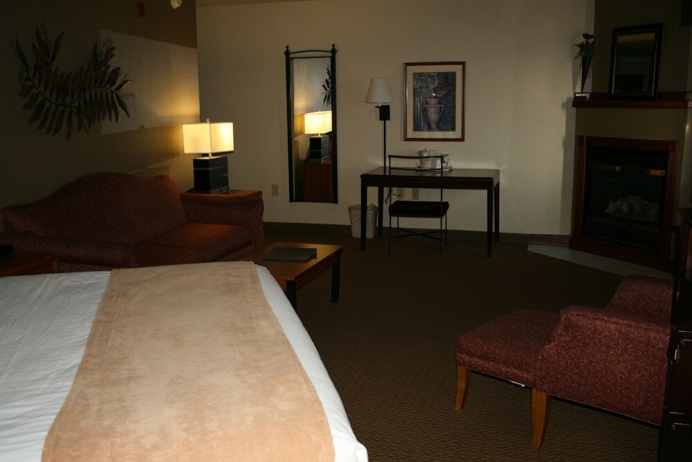 Фото AmericInn by Wyndham Grimes