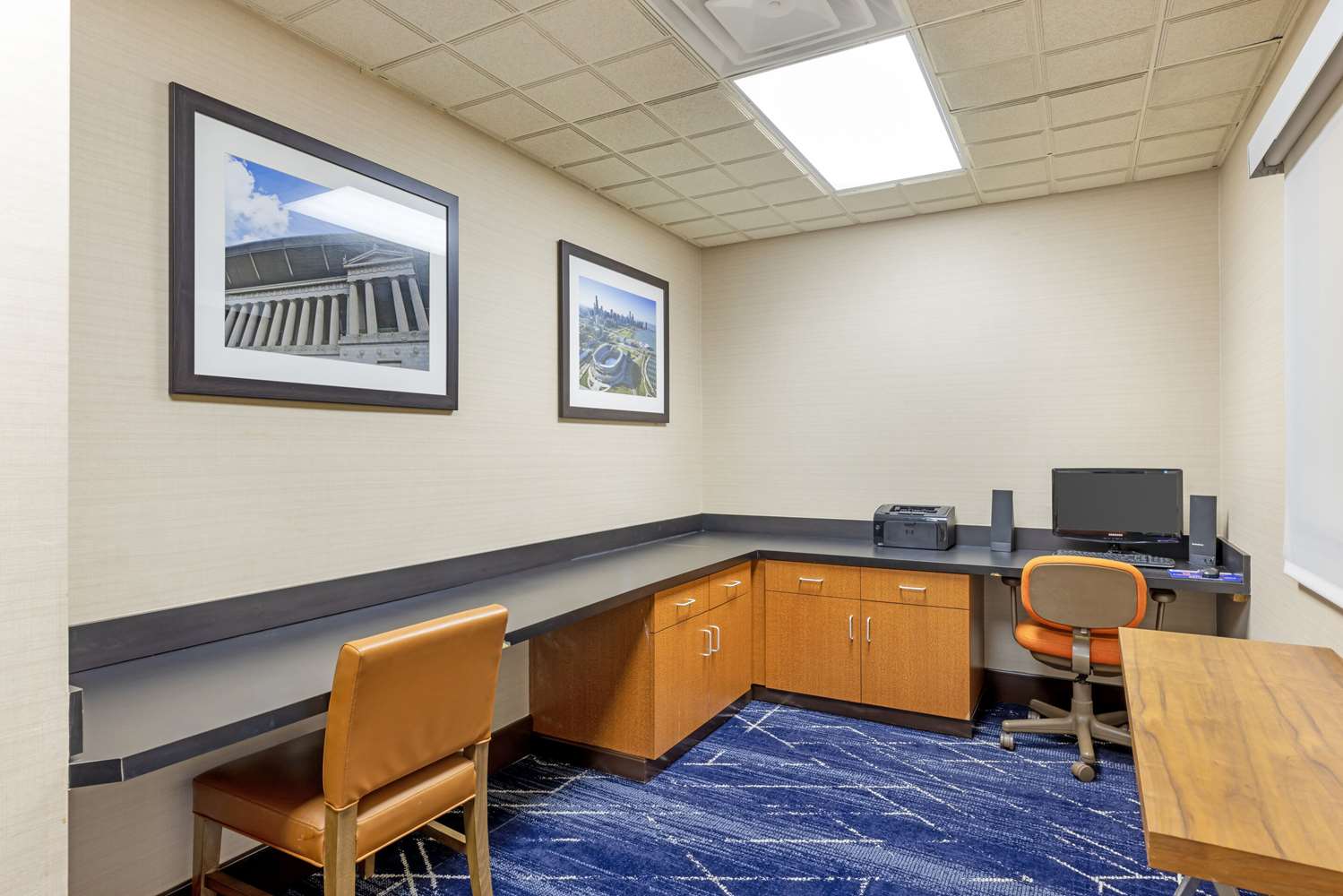 Фото Comfort Inn & Suites Arlington Heights - Schaumburg