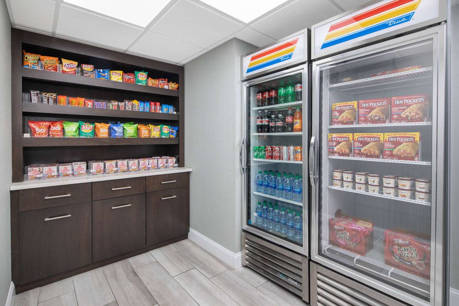 Фото La Quinta Inn & Suites by Wyndham Atlanta Airport South