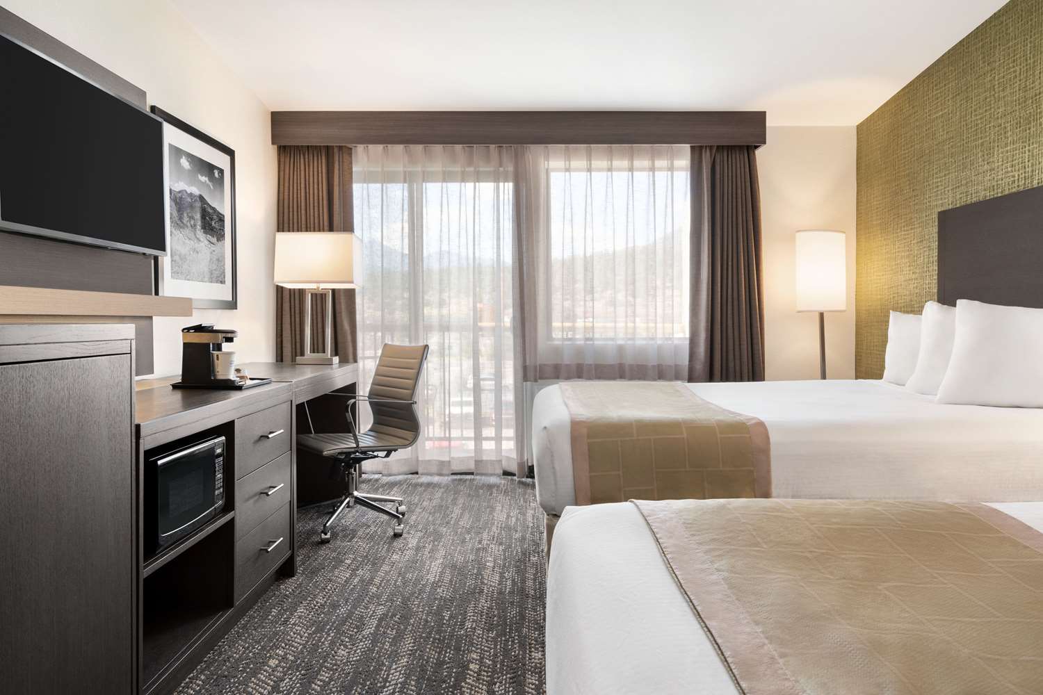 Фото Days Hotel by Wyndham Flagstaff