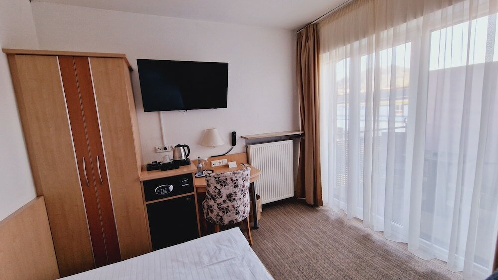 Фото Hotel Garni Metzingen