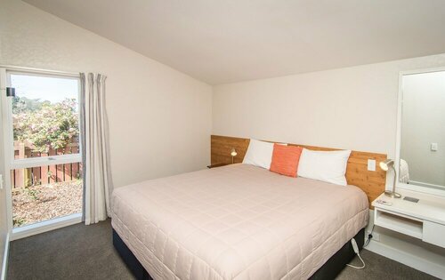 Гостиница Cedar Lodge Motel в Тимару