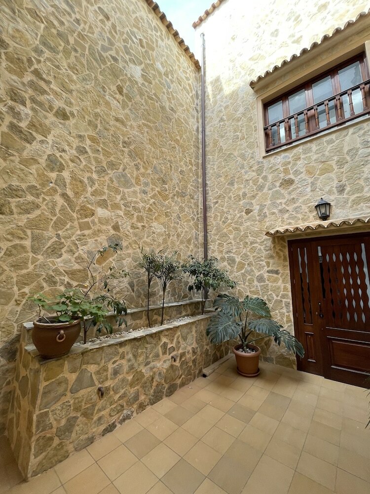 Фото Hostal Can Gallu