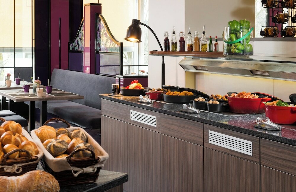 Фото Leonardo Hotel Munich Arabellapark