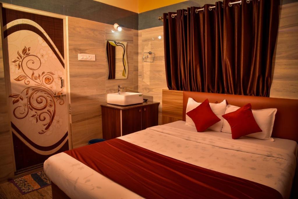 Фото Sree Varada International