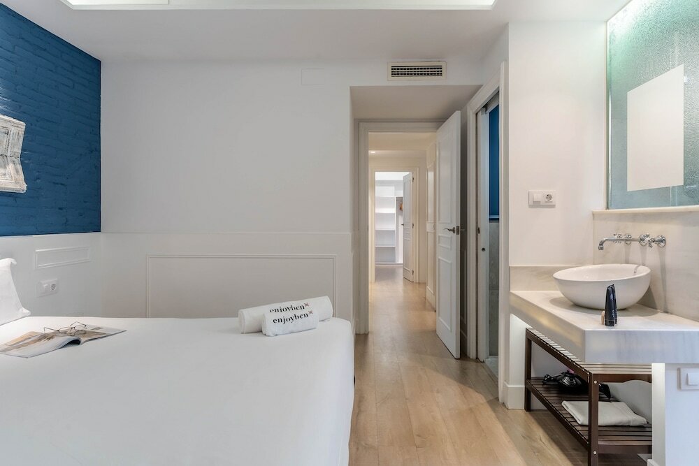 Фото Enjoybcn Colon Apartments