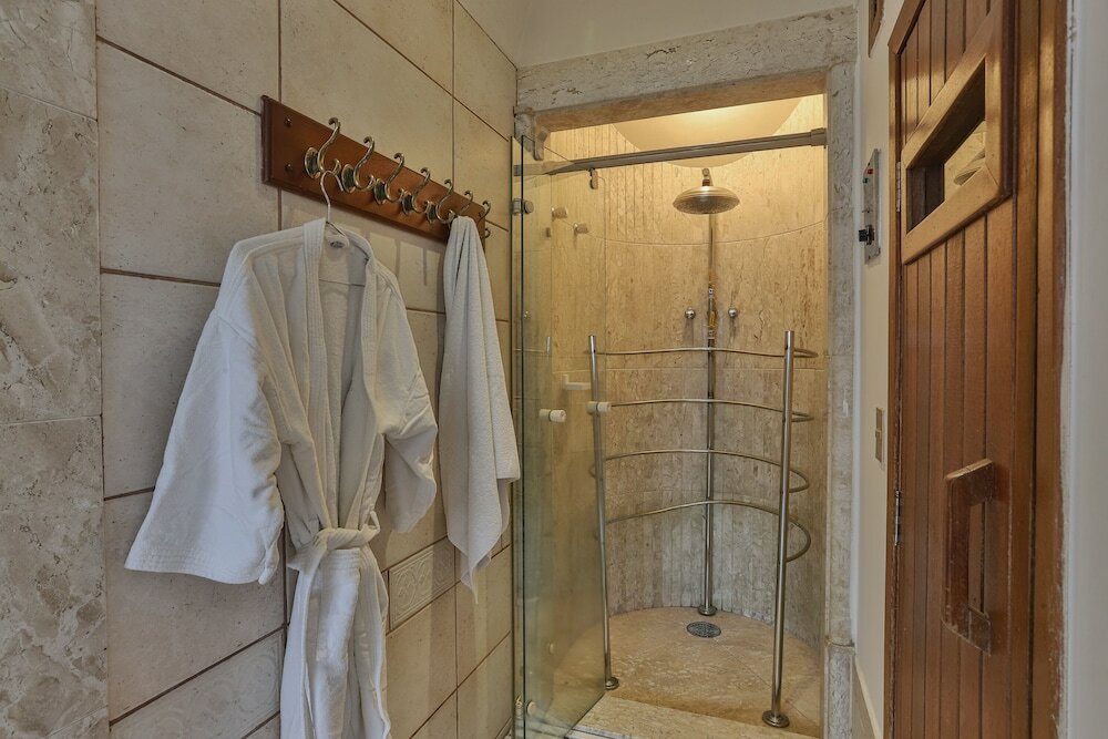 Фото Le Suisse Elegance Hotel