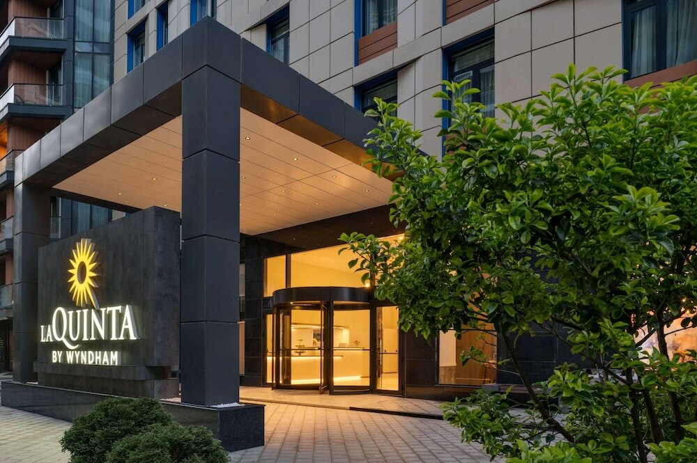 Фото La Quinta by Wyndham Batumi