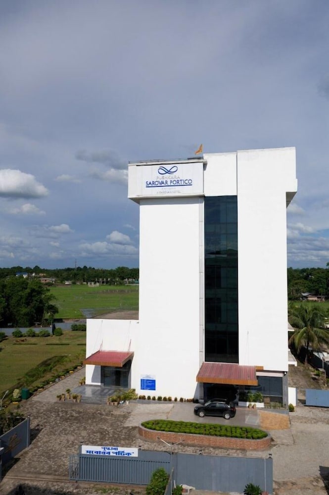 Фото Pushkara Sarovar Portico Dibrugarh