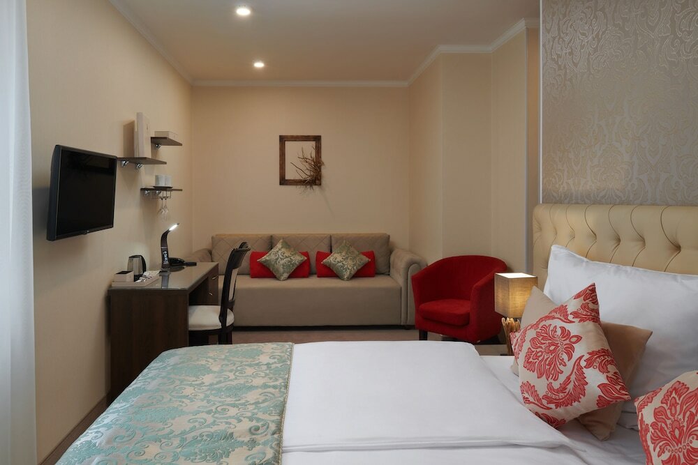 Фото Honour and Grace Hotel