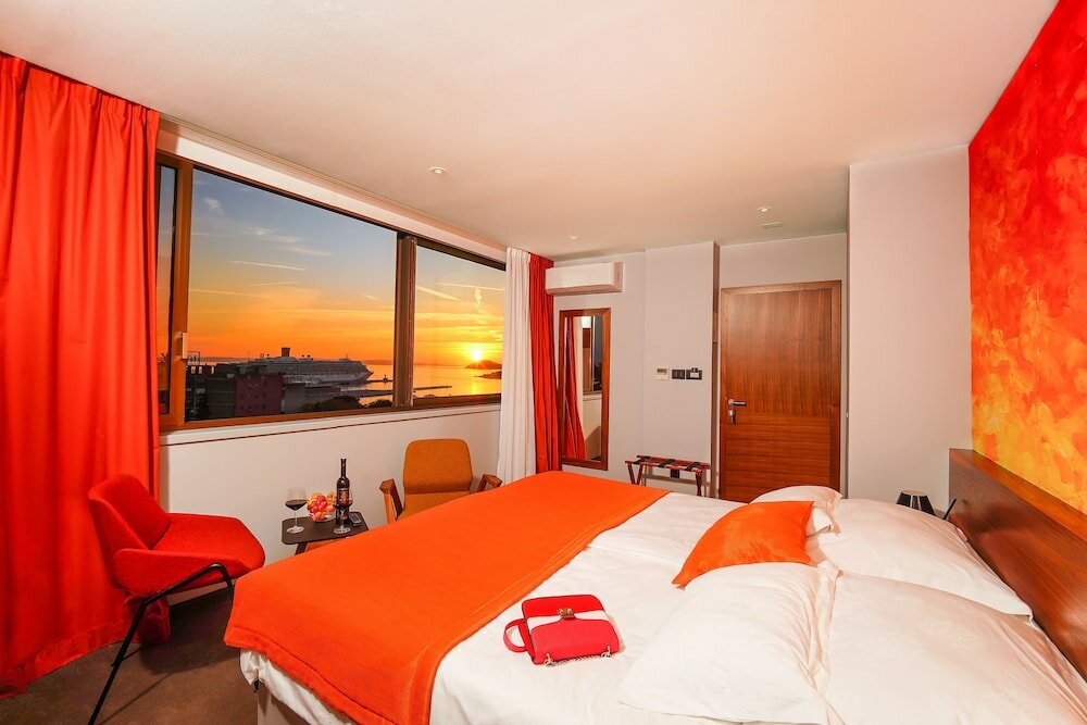 Фото Horizon Luxury Suites