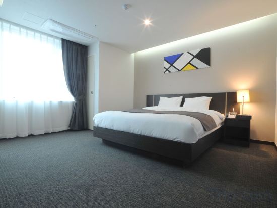 Фото Yongin Central Co'op Hotel