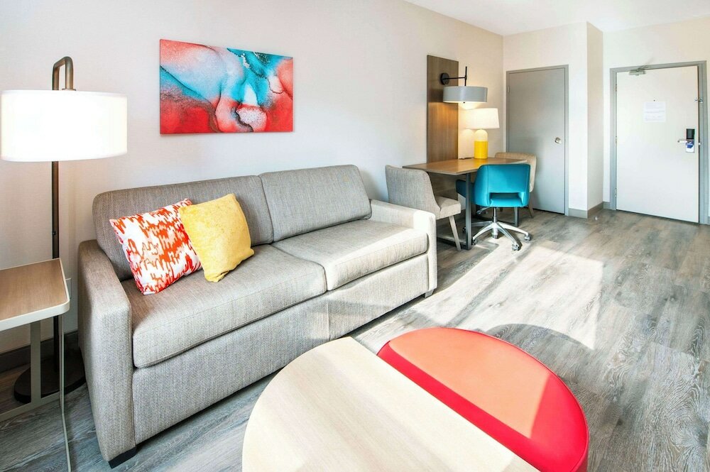 Фото Quality Suites London