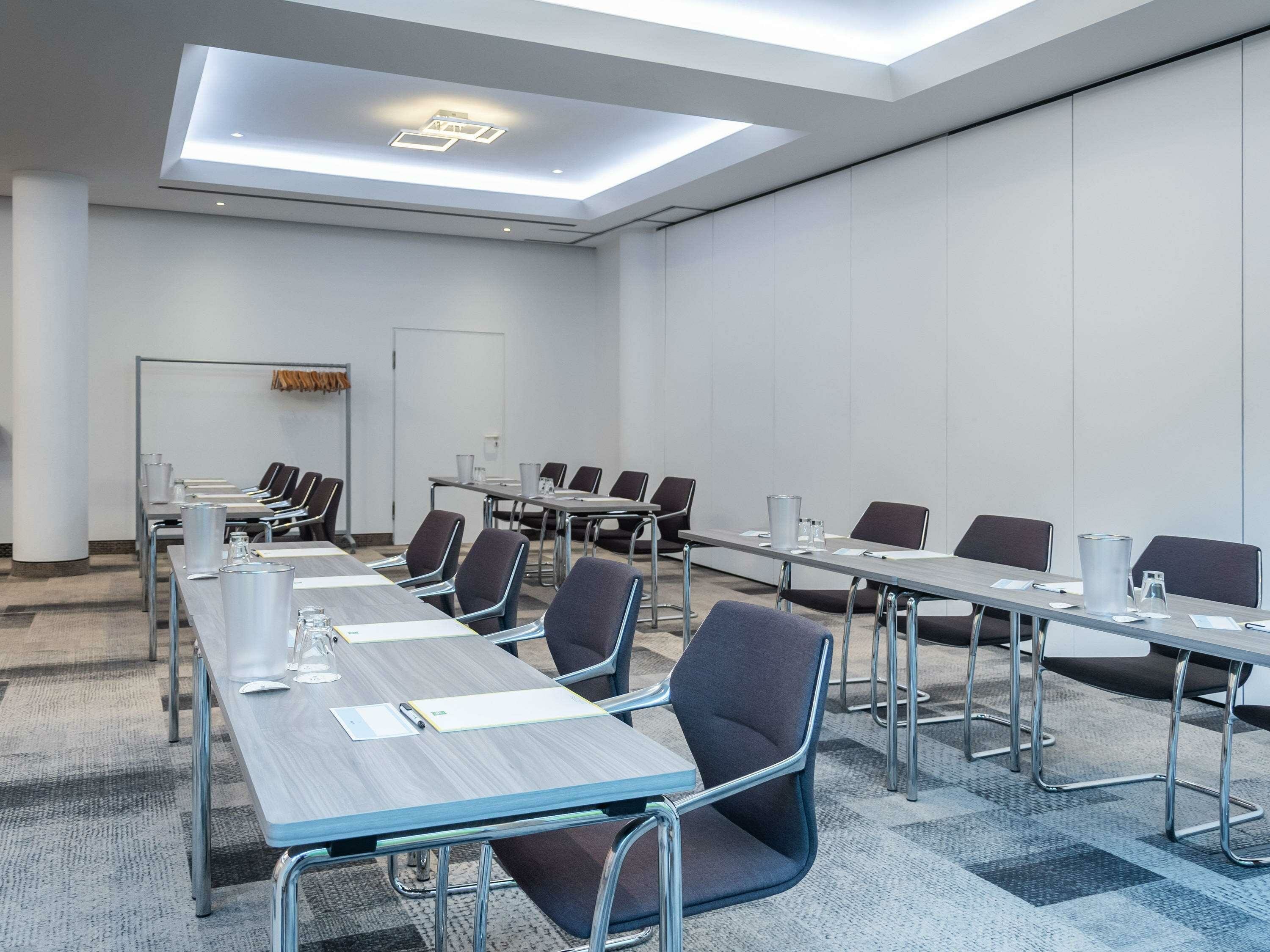 Фото Premier Inn Stuttgart Bad Cannstatt