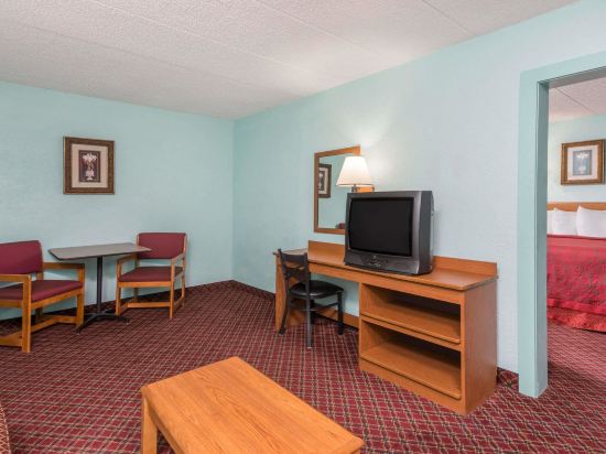 Фото Days Inn & Suites by Wyndham Springfield on I-44
