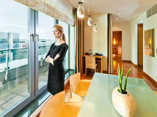 Фото Hotel Dorint An der Messe Koln