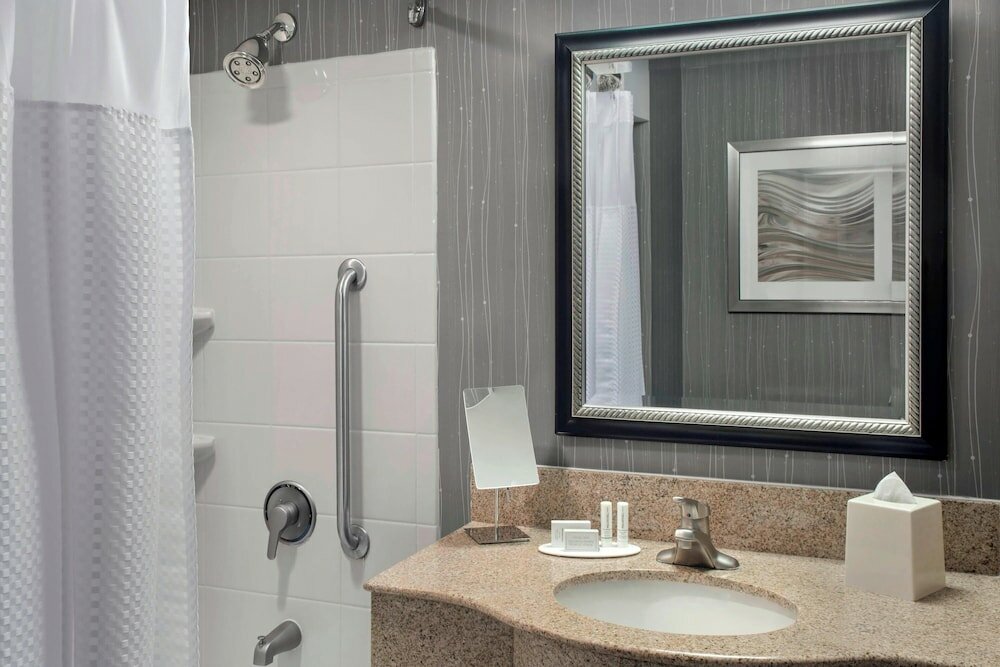 Фото Courtyard by Marriott Paramus
