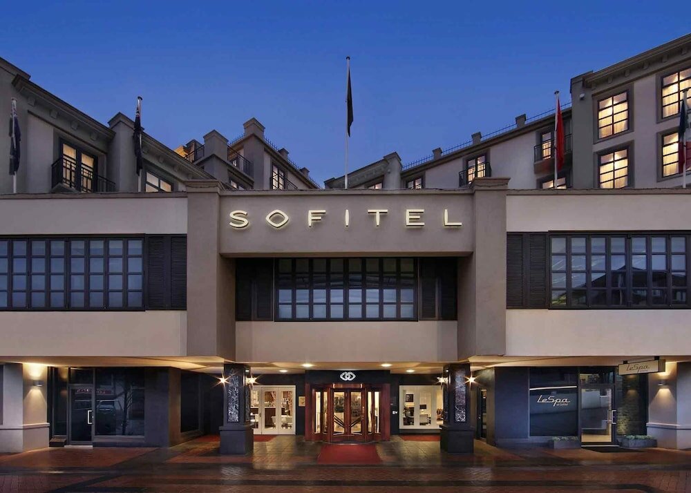 Фото Sofitel Queenstown Hotel and SPA