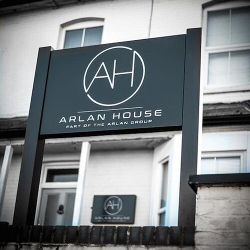 Гостиница Arlan House Hotel в Бейзингстоке