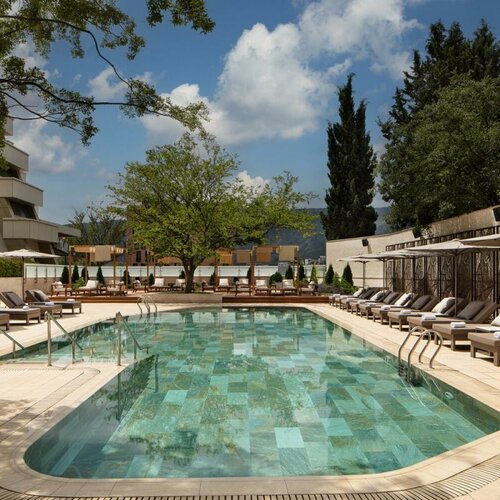 Гостиница Sheraton Grand Tbilisi Metechi Palace в Тбилиси