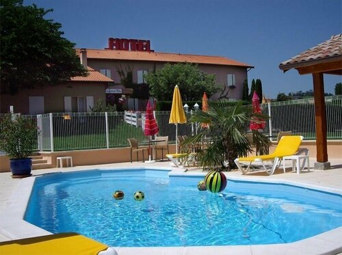 Гостиница Hotel Des Grands Vins в Маконе