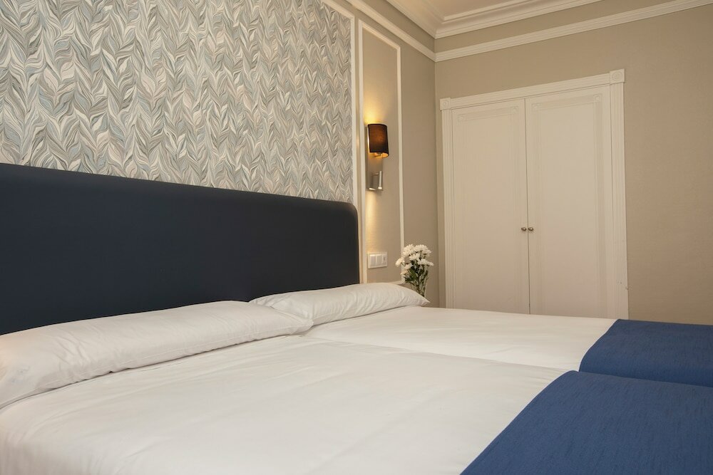 Фото Hotel Corona De Castilla Burgos