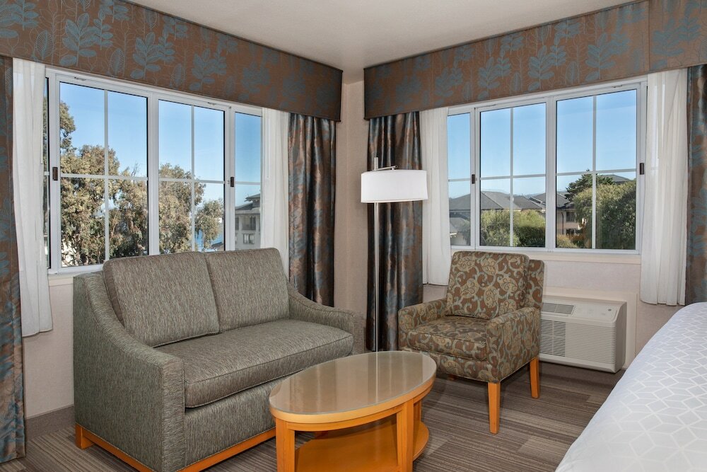 Фото Holiday Inn Express Monterey-Cannery Row, an Ihg Hotel