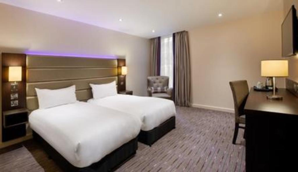 Фото Premier Inn Edinburgh East