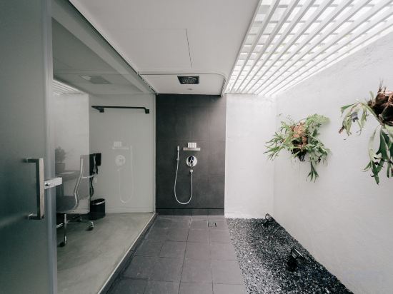 Фото Lloyd's Inn