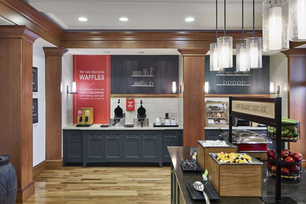 Фото Hampton Inn & Suites Saratoga Springs Downtown