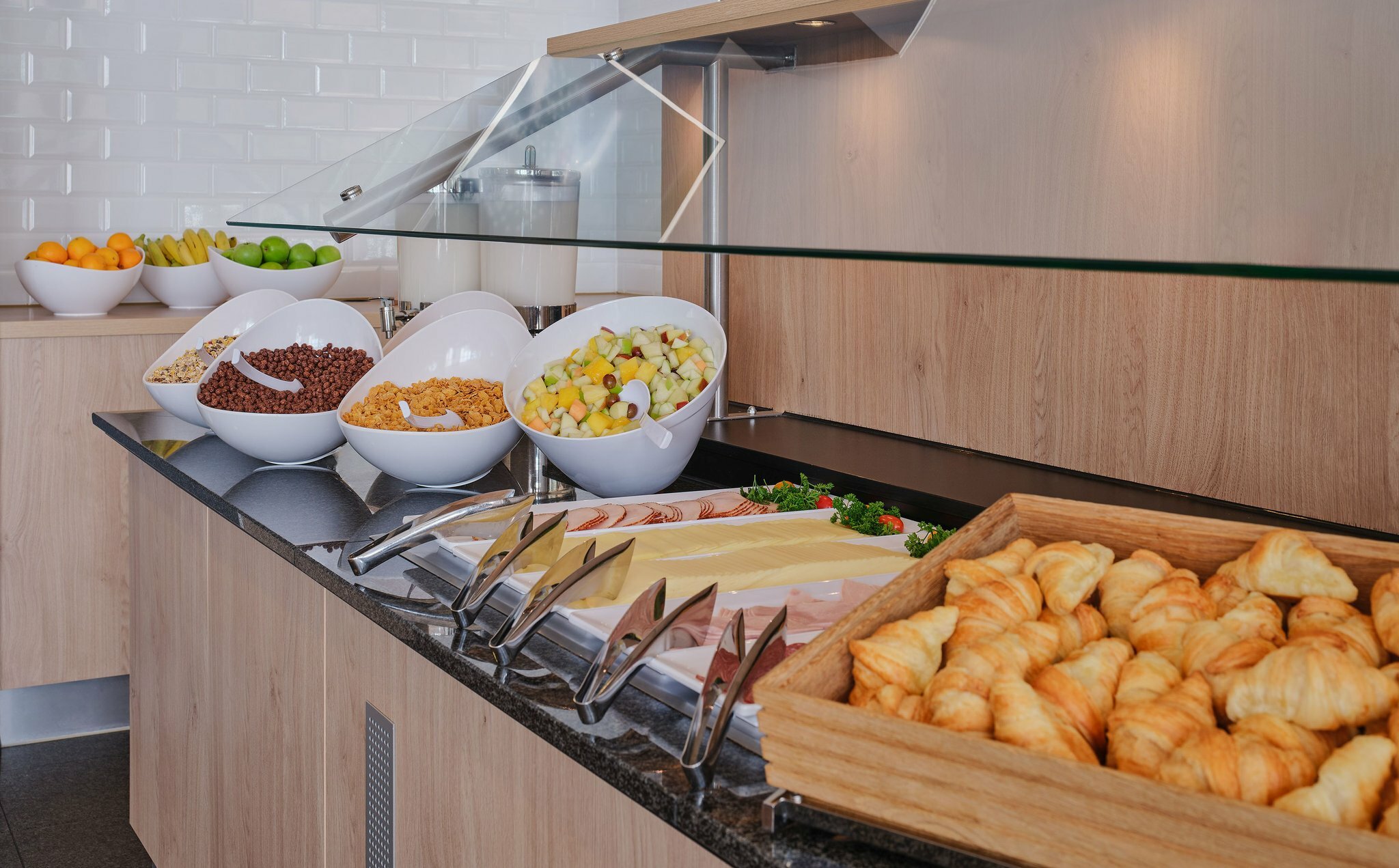 Фото Holiday Inn Express Frankfurt Messe