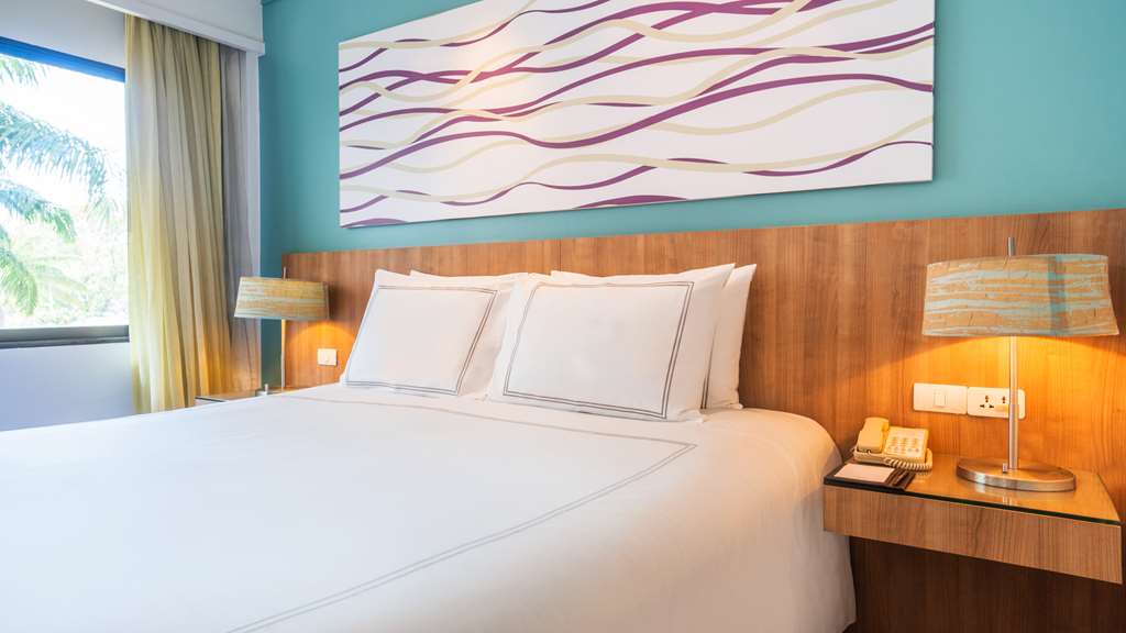 Фото Radisson Resort and Suites Phuket