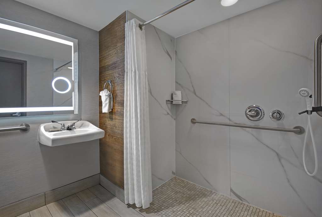 Фото Hilton Hasbrouck Heights