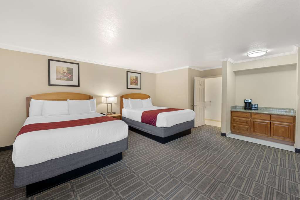 Фото Best Western Plus Ontario Airport & Convention Center