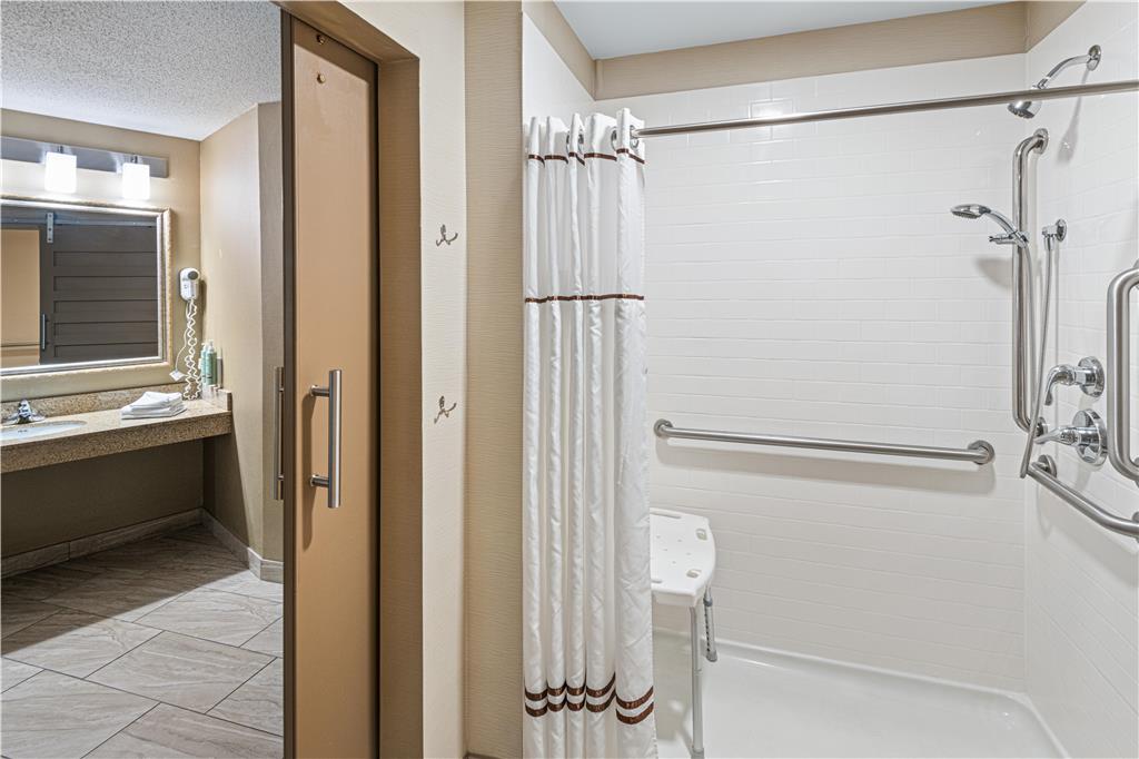 Фото Best Western Airport Inn