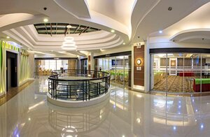 Гостиница Sarrosa International Hotel and Residential Suites