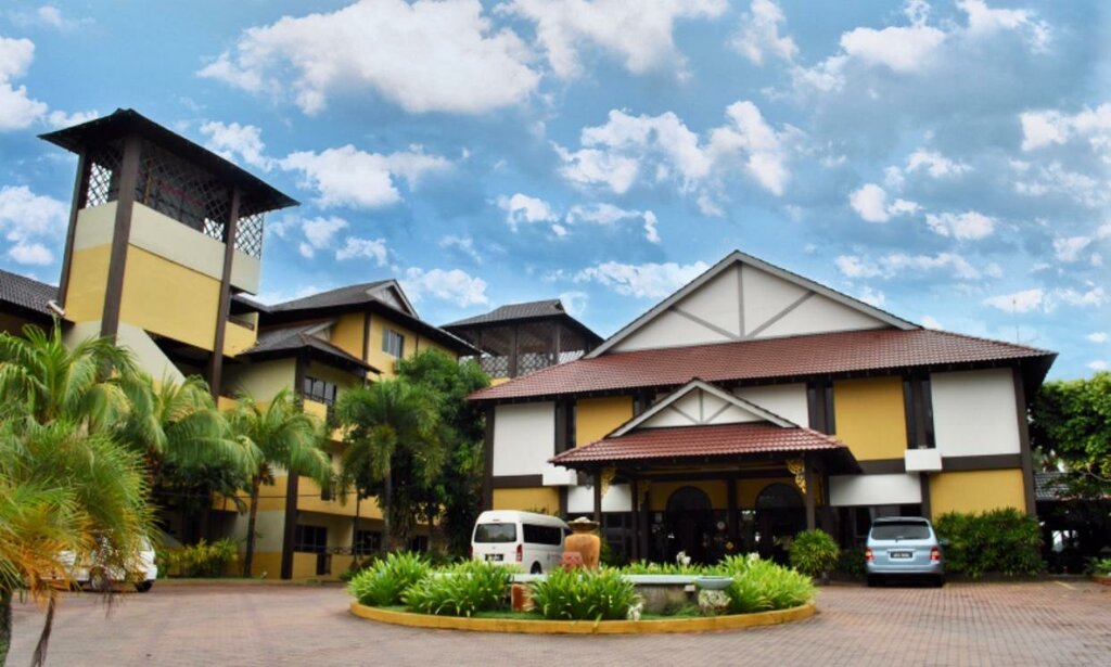 Hotel Puteri Bayu Beach Resort, State of Perak, photo