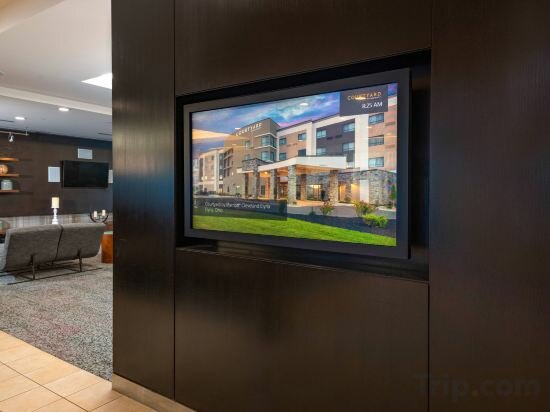 Фото Courtyard by Marriott Santa Ana Orange County