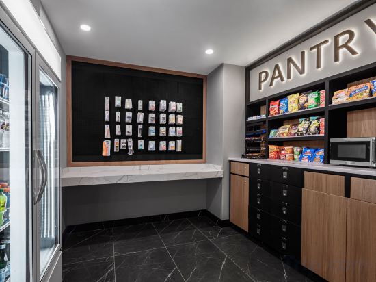 Фото Four Points by Sheraton Flushing