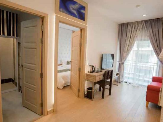 Фото IBooking Trams Square