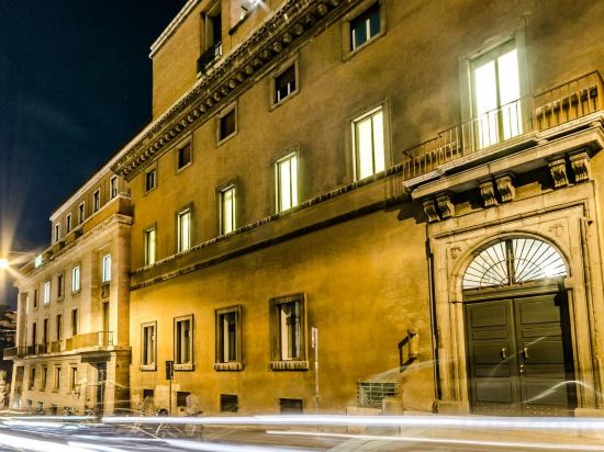 Фото Luxury Rooms H 2000 Roma