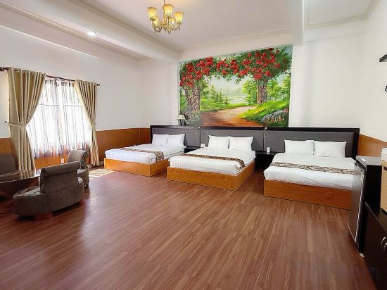 Фото Lilly Hotel