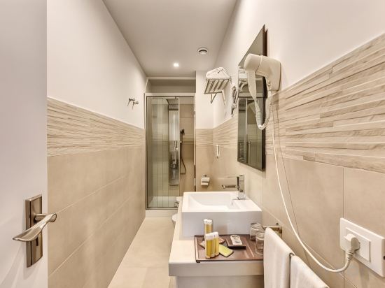 Фото Hotel 87 EightySeven