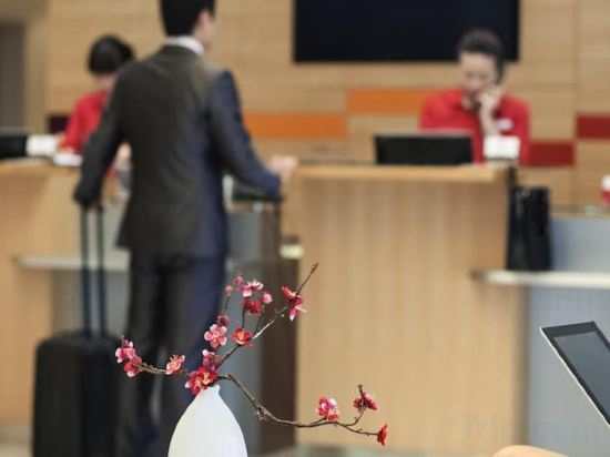 Фото Ibis Barcelona Santa Coloma