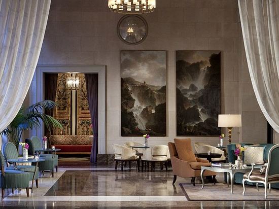 Фото Hotel Crescent Court