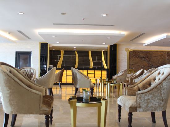 Фото Swiss-Belhotel Makassar