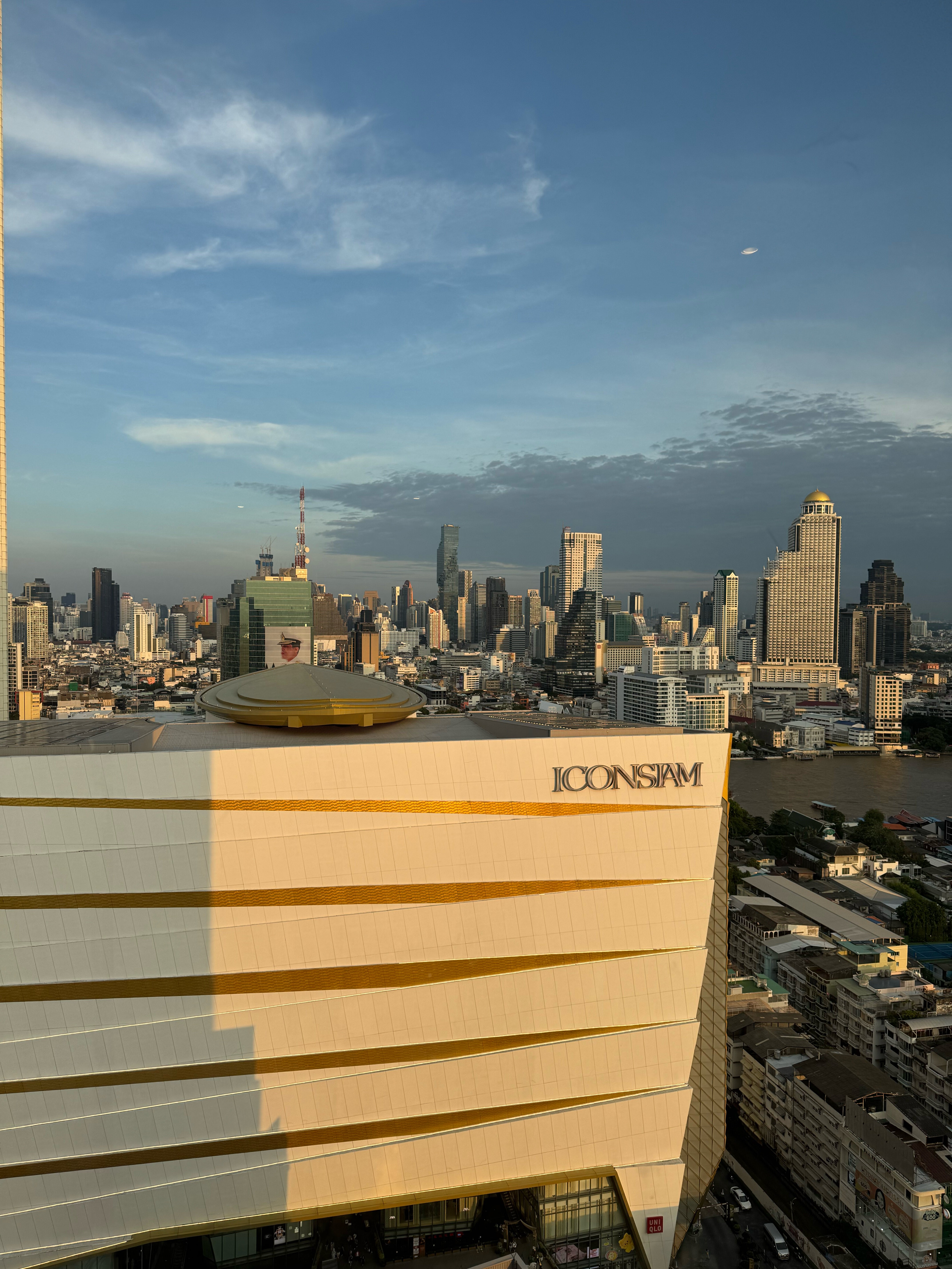 Фото Hilton Garden Inn Bangkok Riverside