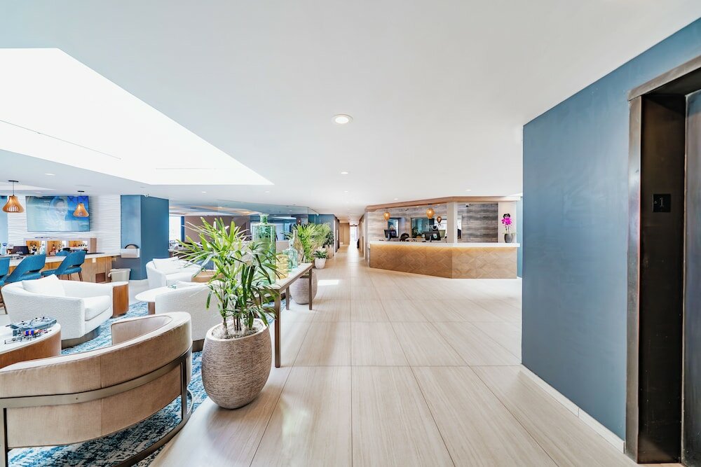 Фото Bay Club Hotel & Marina